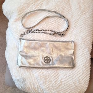 Gorgeous Tory Burch silver crossbody bag with silver hardware.